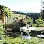 Vakantiehuis Eco-gite Panoramique Face Aux Volcans Avec Ateliers Couture Boheme En Option *