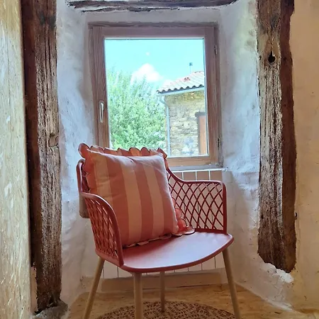 Дом отдыха Eco-gite Panoramique Face Aux Volcans Avec Ateliers Couture Boheme En Option Champagnac-le-Vieux