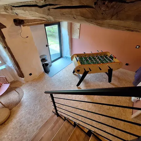 Eco-gite Panoramique Face Aux Volcans Avec Ateliers Couture Boheme En Option Champagnac-le-Vieux