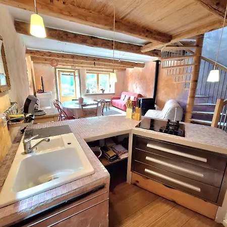 Eco-gite Panoramique Face Aux Volcans Avec Ateliers Couture Boheme En Option Nyaraló Champagnac-le-Vieux