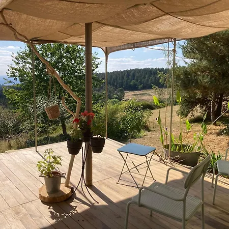 Eco-gîte panoramique face aux volcans avec ateliers couture bohème en option