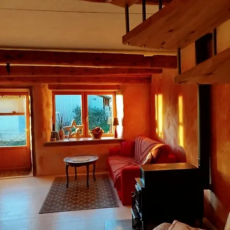 Eco-gite Panoramique Face Aux Volcans Avec Ateliers Couture Boheme En Option *