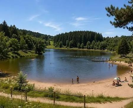 Hébergement de vacances Eco-gîte panoramique face aux volcans avec ateliers couture bohème en option